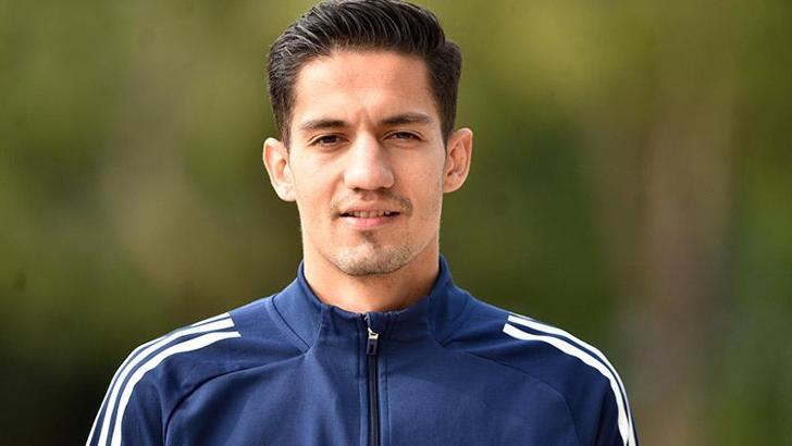 Cem Üstündağ: Emre Belözoğlu Türkiye futbolunun efsanesidir