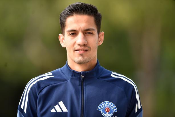 Cem Üstündağ: Emre Belözoğlu Türkiye futbolunun efsanesidir