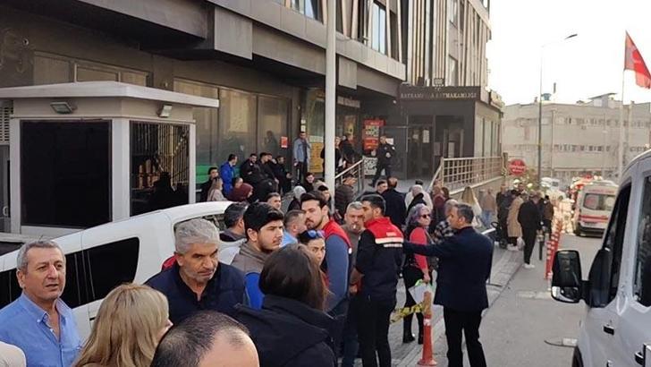 Bayrampaşa Kaymakamlığı'nın bulunduğu bina yangın nedeniyle tahliye edildi