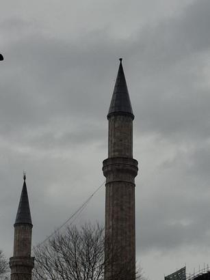 İstanbul- Ayasofya Camii, Mimar Sinan Minaresinin alemi düştü