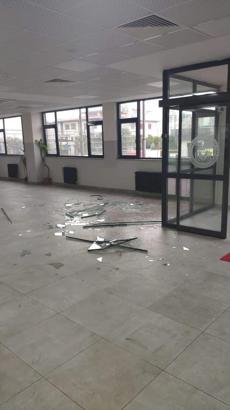 Bursa’da fırtına ve kuvvetli yağış; çatılar uçtu, deniz taştı (3)