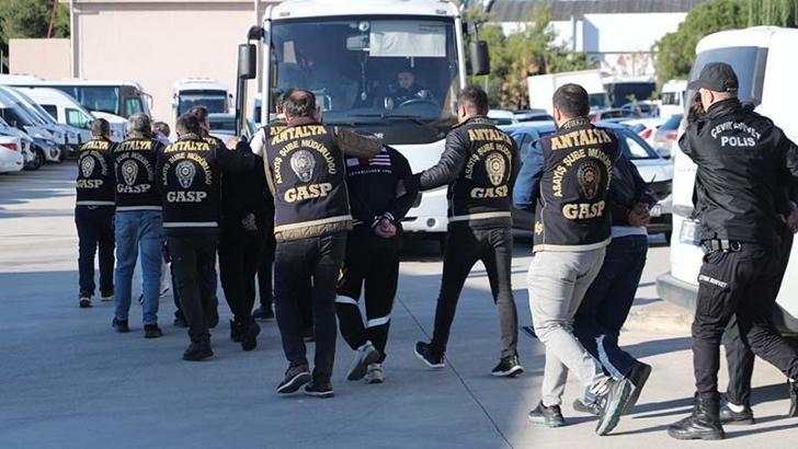 Antalya'da 'sahte polis' operasyonu ile 4 milyon dolarlık kripto vurgunu