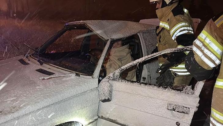 Kütahya'da tarlaya uçan otomobilin sürücüsü yaralandı