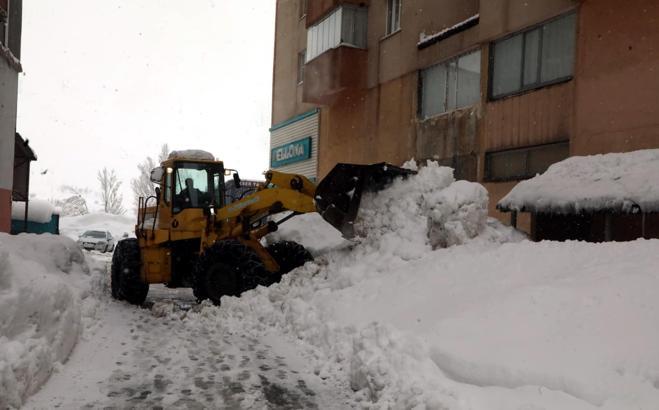 Bitlis’te kapanan 111 köy ve mezra yolundan 89'u açıldı