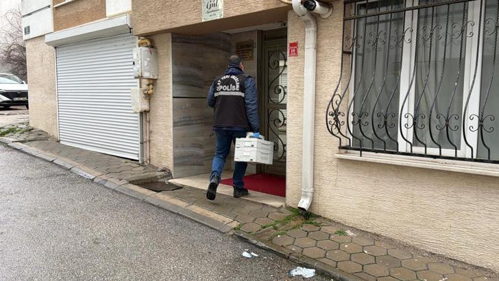Yalnız yaşadığı evinde ölü bulundu