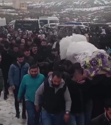 Tabancayla vurulmuş halde bulunan Çiğdem, son yolculuğuna gelinlikle uğurlandı