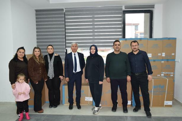 Manisa'da hayırseverlerden ilkokula klima desteği