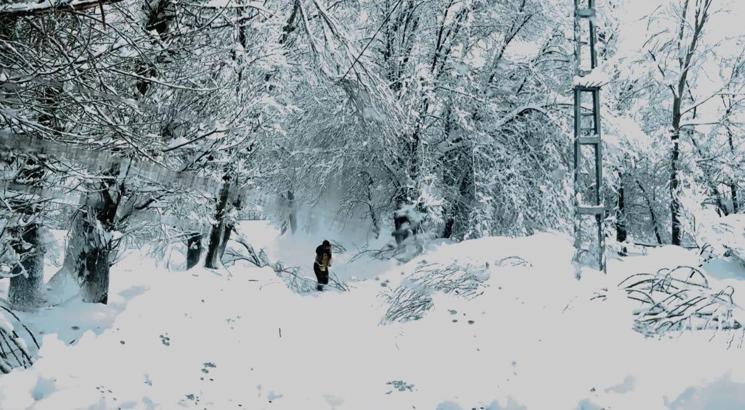 Tunceli’de yolu kapanan köydeki hasta, 2 saatte hastaneye ulaştırıldı