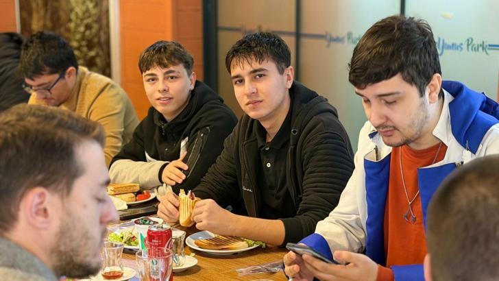 Manisa'daki Gençlik Kafe'ye yoğun ilgi