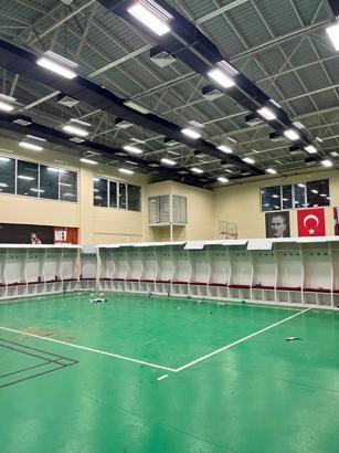 Fethiye’de spor salonu Galatasaray’ın soyunma odası oldu