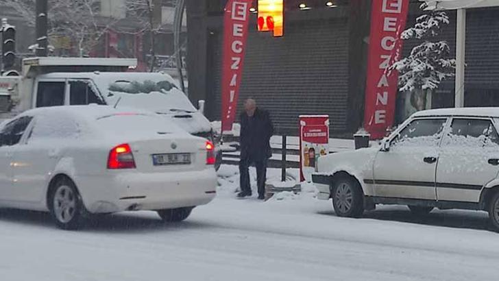 Van'da 296 yerleşim yeri ulaşıma kapandı