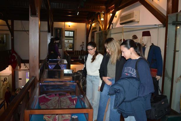 Ege Üniversitesi Etnografya Müzesi ziyaretçilerini bekliyor