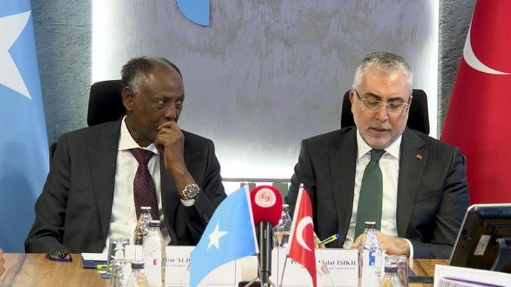 Bakan Işıkhan, Somalili mevkidaşı Ibro ile bir araya geldi