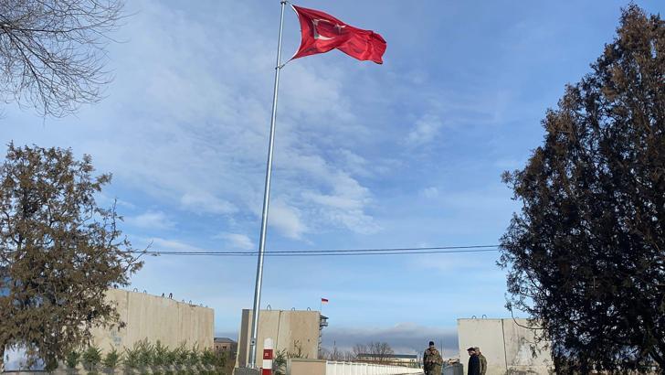 Vali Turan, Ermenistan'a açılan Alican Sınır Kapısı'nda incelemede bulundu