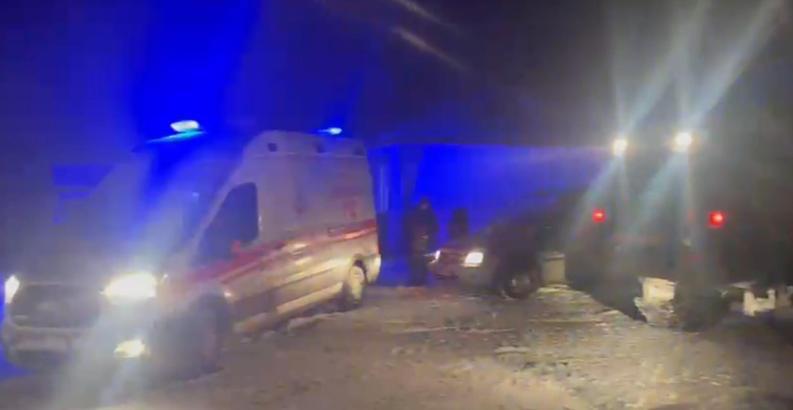 Kars'ta ekiplerin tipi ve kar altında zorlu mücadelesi