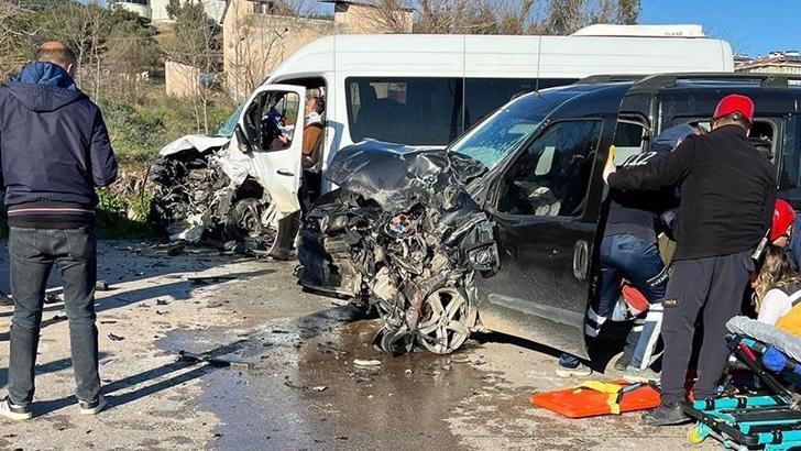 Osmaniye'de servis minibüsü ile hafif ticari araç çarpıştı: 7 yaralı