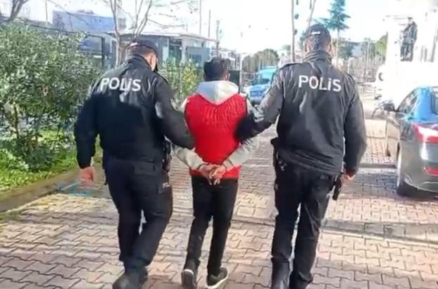 Üvey annesini öldüren firari, yakalanıp, teslim edildiği cezaevinde yaşamına son verdi