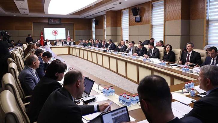 Fahiş site aidatlarına yönelik düzenlemeleri de içeren kanun teklifi, komisyonda