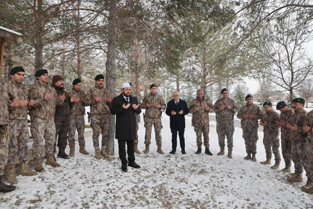 Sivas'ta PÖH timleri Suriye'ye uğurlandı
