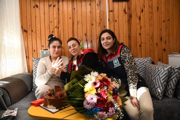 Engelli Melike Kara’nın yüzünü güldüren doğum günü sürprizi