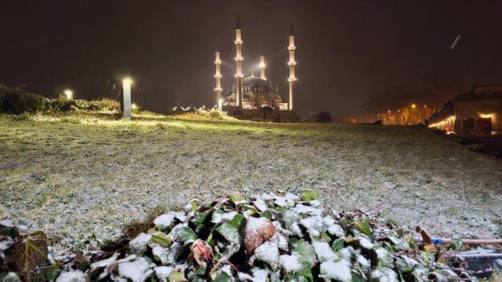 Edirne'de yüksek kesimler beyaza büründü