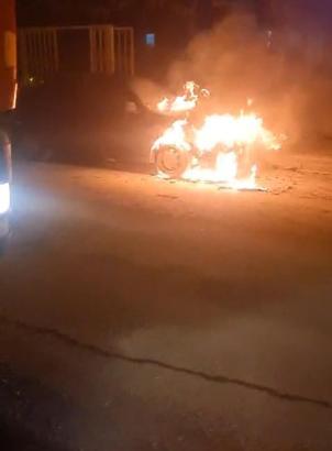 Batman'da park halindeki otomobil yandı