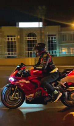 Motosikletli sanal medya ünlüsü kazada öldü, kaskını kız arkadaşı takmış