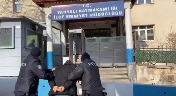 Eski nişanlısını ve 2 kızını bıçakla yaralayan şüpheli tutuklandı