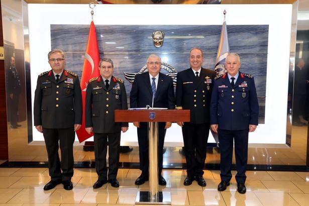 Bakan Güler, Hava Kuvvetleri Yıllık Değerlendirme Toplantısı'na katıldı