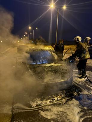 Reyhanlı’da otomobil yandı