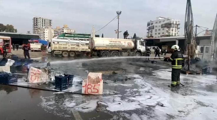 Ceyhan Sebze Hali'nde yangın