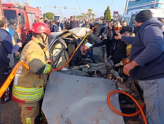 Manisa'da traktör ile otomobil çarpıştı: 1 ağır yaralı