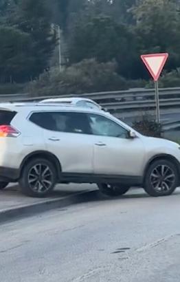 Orta refüjden karşı şeride geçen sürücüye ceza