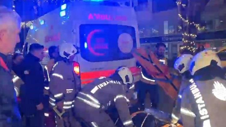 Bakırköy'de ahşap merdiveni çöken marketin çalışanı yaralandı