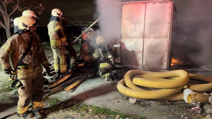 İstanbul - Avcılar'da konteynerde çıkan yangın söndürüldü