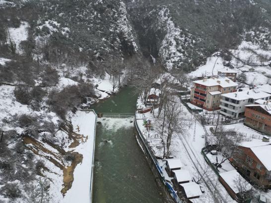 Ulukaya Kanyonu ve Şelalesi'nde kar manzarası