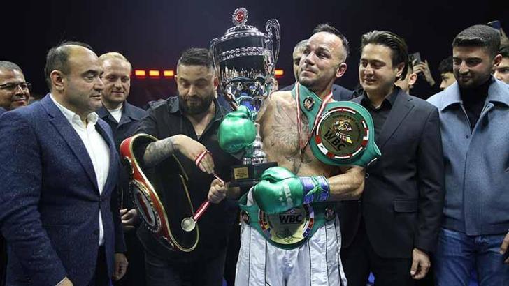 'Demir Yumruk' Şükrü Altay, Muğla’da altın kemerin sahibi oldu