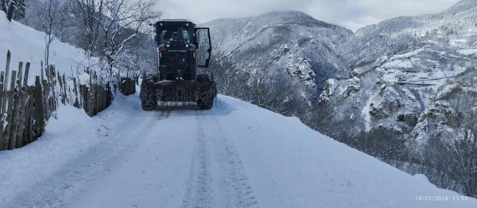 Trabzon’da karla mücadele sürüyor