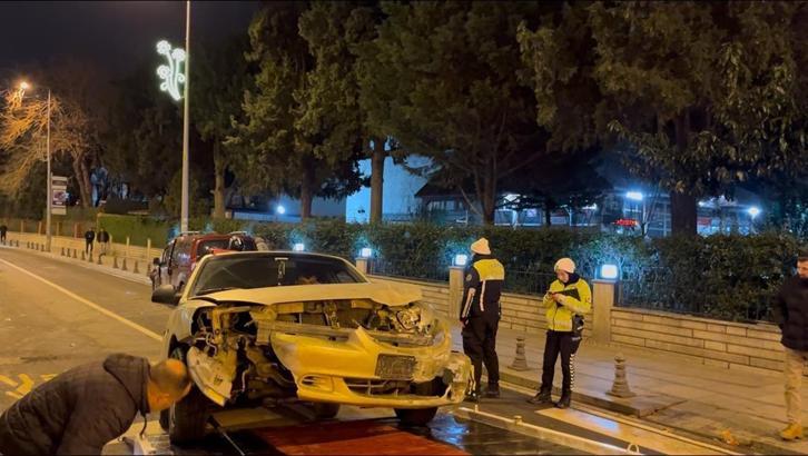 Çorlu'da üç aracın karıştığı kazada; 1 yaralı