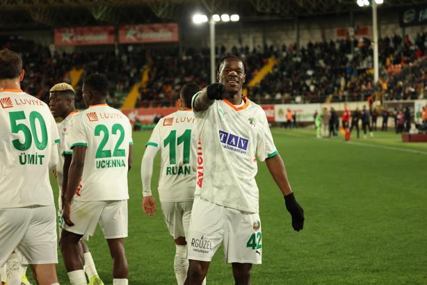 Corendon Alanyaspor – Fenerbahçe: 2-3