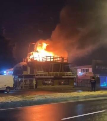 İstanbul - Avcılar’da ahşap atölyesi alev alev yandı