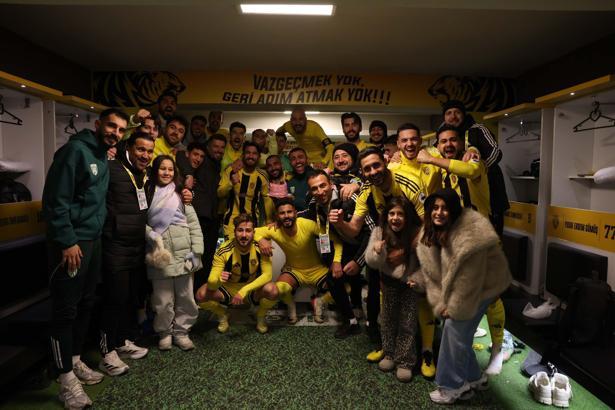 Aliağa FK'nın yüzü güldü