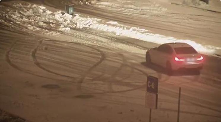 Dinlenme tesisinde karda drift attılar; ehliyeti iptal edildi