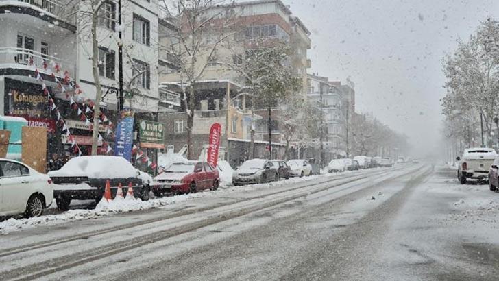 Malatya'da kar ve buzlanma nedeniyle motosikletlerin trafiğe çıkması yasaklandı