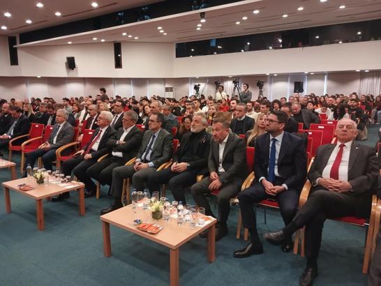 İzmir Ekonomi Üniversitesi’nde Spor Yöneticiliği paneli gerçekleştirildi