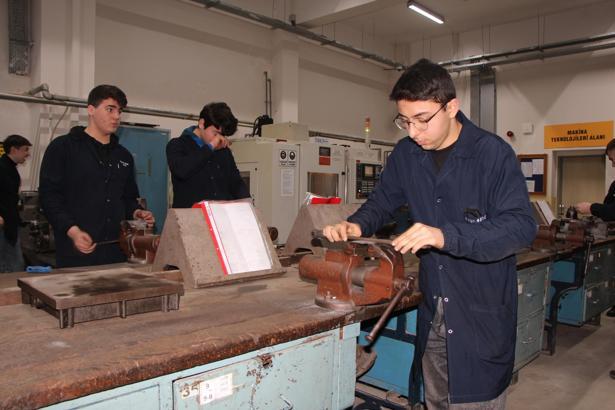 Samsun'da geçen yıl mesleki eğitim kurumlarında 295 milyon lira ciro elde edildi