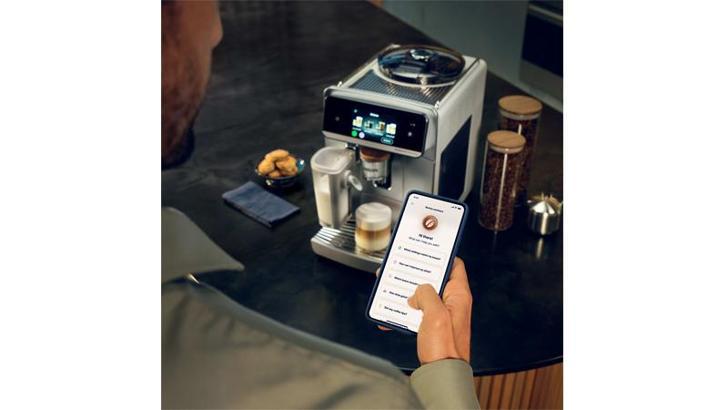 Yapay zeka destekli kahve makinesi Philips Cafe Aromis tanıtıldı