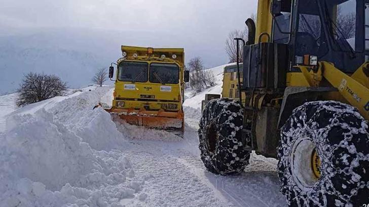 Malatya'da kardan kapanan 53 mahalle yolu açıldı