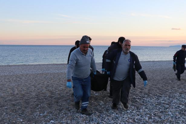 Antalya'da oltaya cesedin takıldığı anlar kamerada
