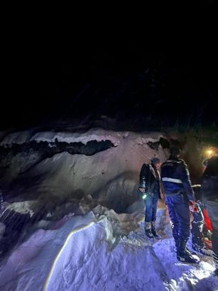Giresun’da hayvanlarını otlatan çoban, çığ altında yaşamını yitirdi / Ek fotoğraflar